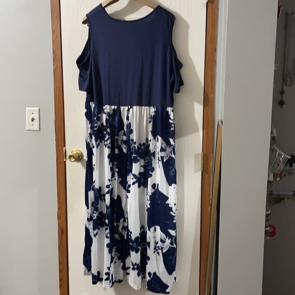 Dress - Picture 2 of 2